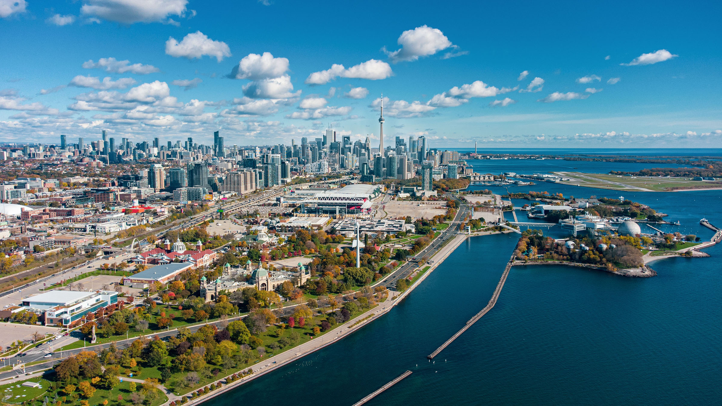 Toronto_skyline_2400x1350.jpg